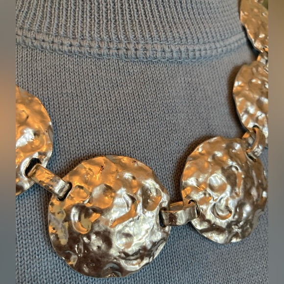 NWT Karine Sultan Hammered Disc Statement Necklace Silvertone 20” - Picture 2 of 3